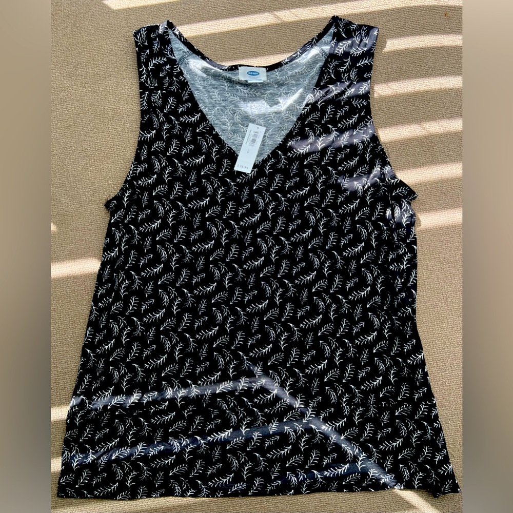 Old Navy V-neck tank, size Large